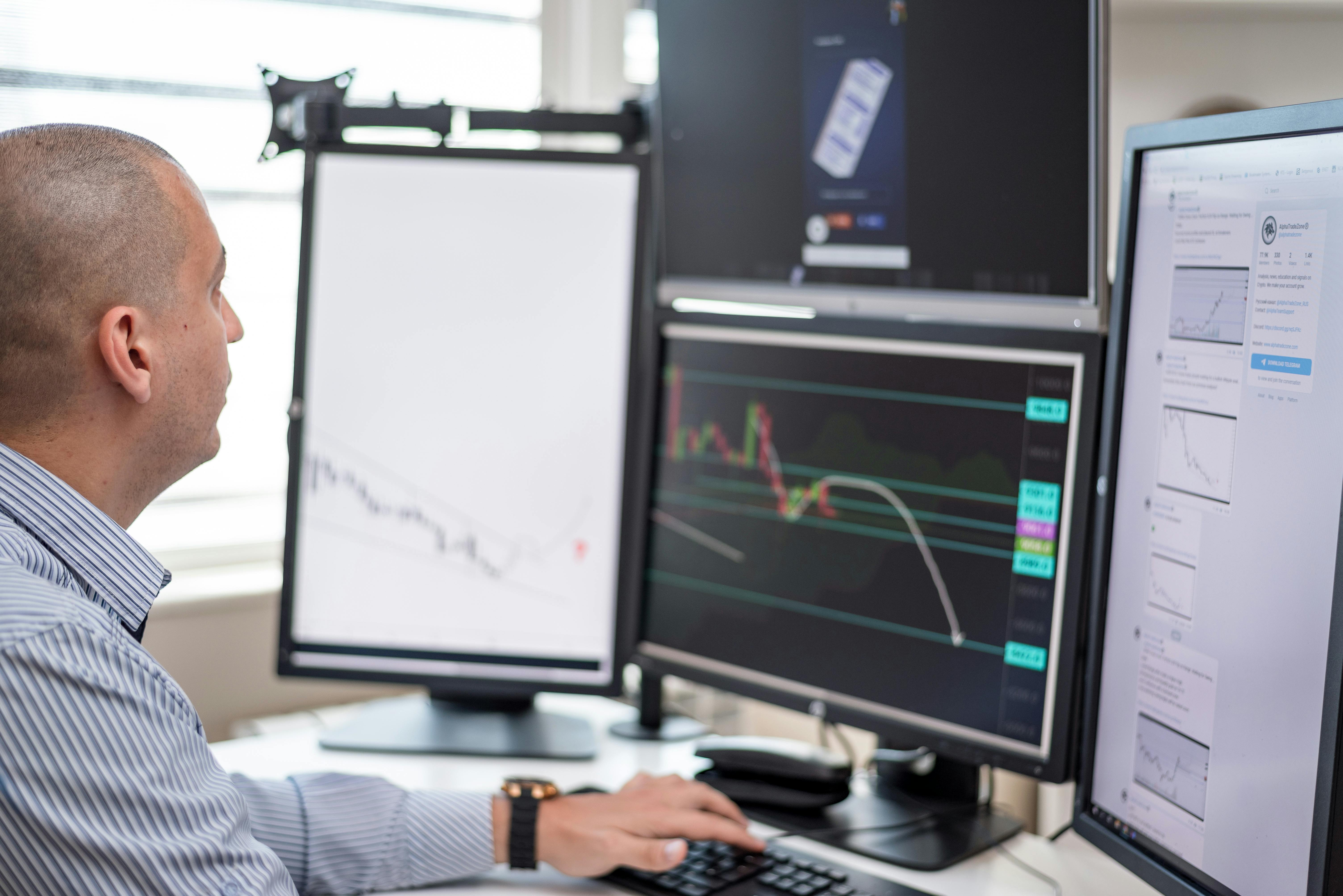 Map common analytics and AI failure modes to symptoms, root causes, and Microsoft-aligned remediation paths for distributed enterprise data platforms.